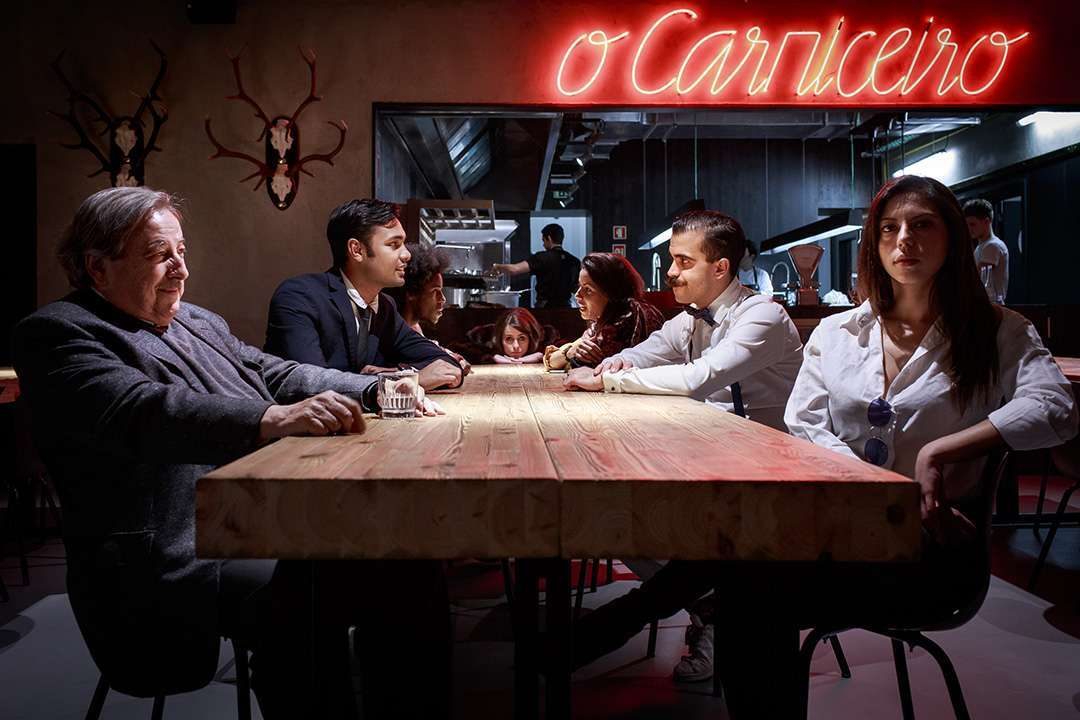 Mais do que um restaurante, o Carniceiro é espaço único na cidade do Porto, um vício para os que apreciam a criatividade no prato, um jantar demorado para os que não conseguem decidir o que escolher na ementa.