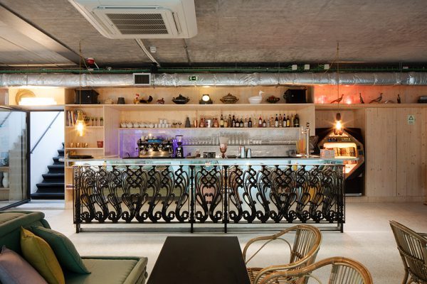 Porto_city_club_thezero_hotels_img_porto_sleep_0031 City Club no Zero Box Lodge do Porto tem uma sala de cinema, uma jukebox galáctica e muito mais para descobrir no piso 5.